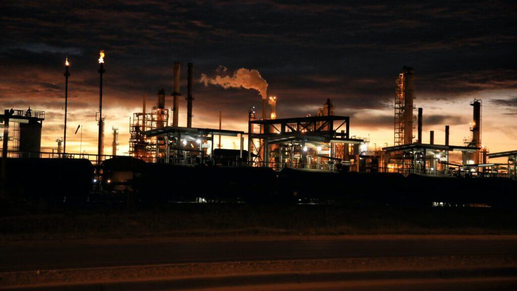 An oil & gas refinery plant at night